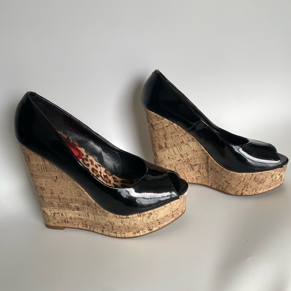 Fredrick’s of Hollywood Black patent leather cork bottom wedges - Picture 2 of 5